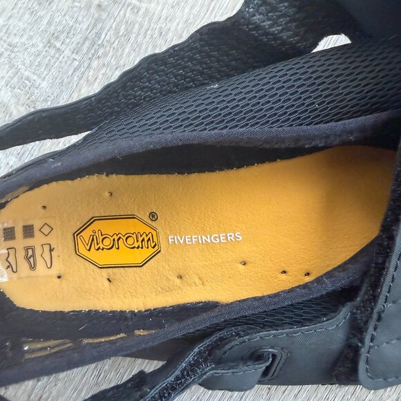 EUC Black and yellow Vibram Five Fingers V Aqua Men water shoes - Picture 4 of 10